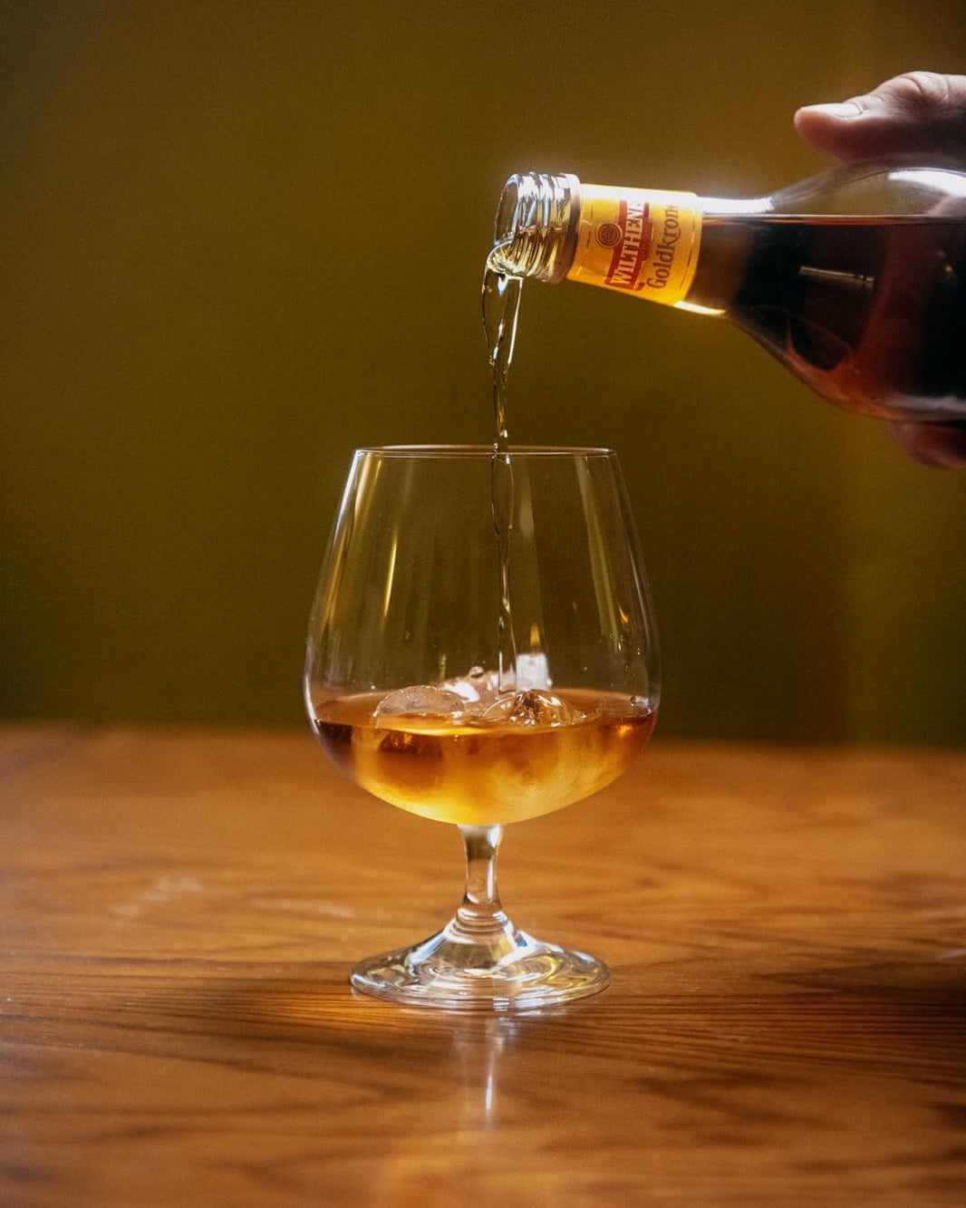 WILTHENER Goldkrone Cappuccino I Likör für Kaffee-Genießer I 28% vol. I 0,7 l